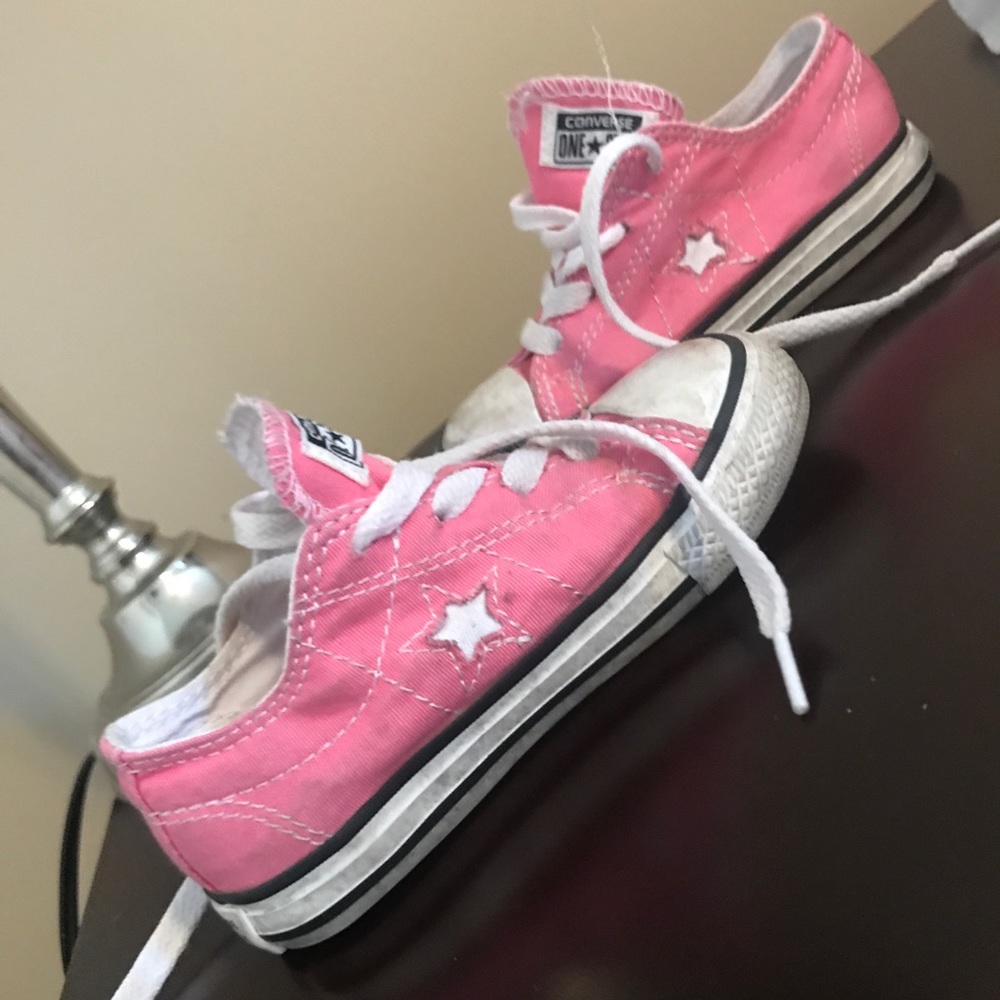 Girl pink converse size 8